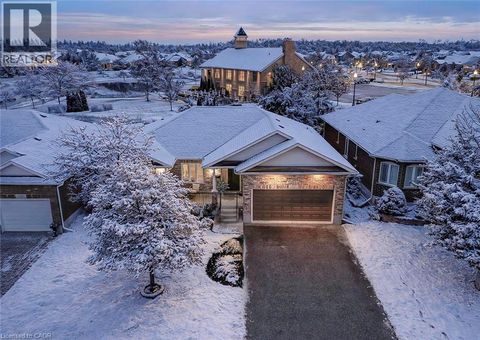 152 DEVONSHIRE Drive Unit# 18 New Hamburg ON N3A4J7