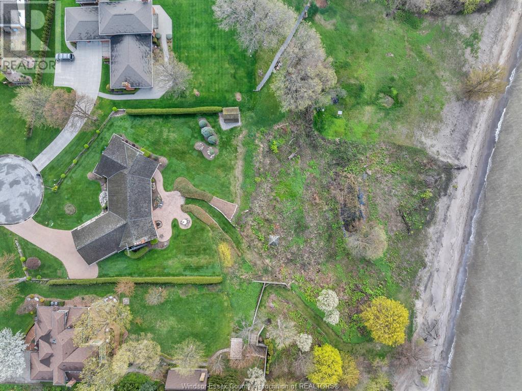 15 FISCHER CRESCENT