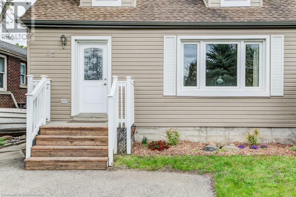 35 WAVERLY Road