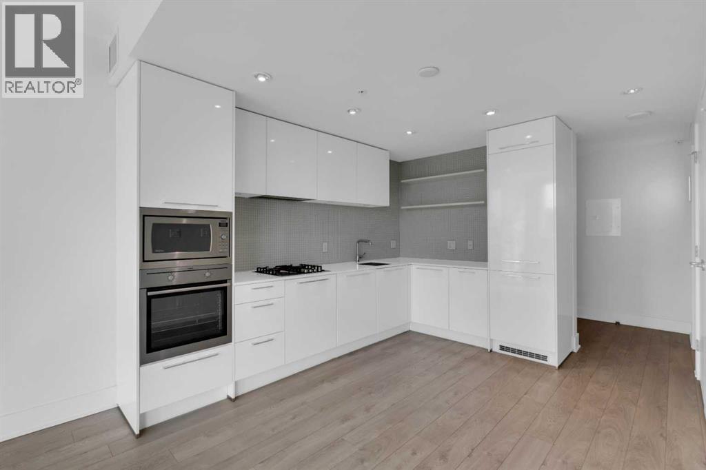 701, 901 10 Avenue SW