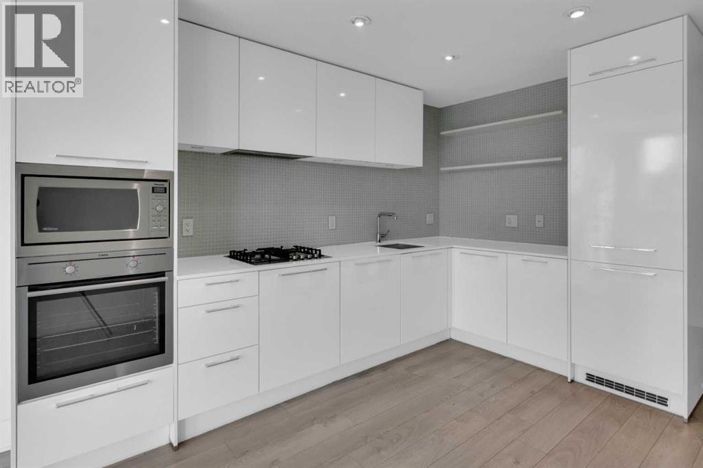 701, 901 10 Avenue SW