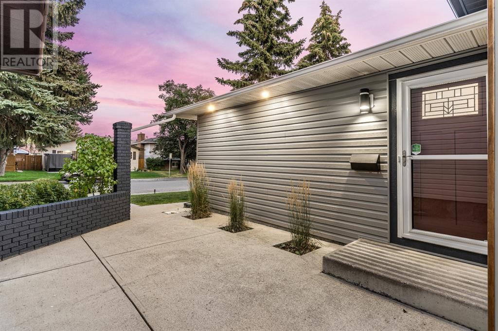 51 Whitewood Bay NE