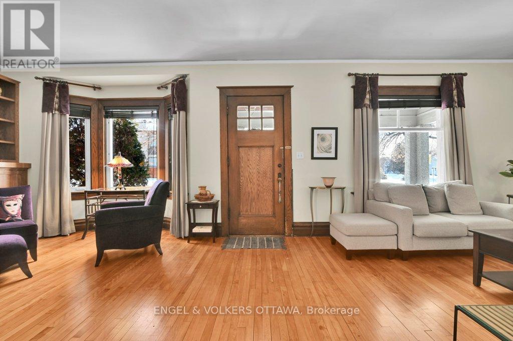 650 CHURCHILL AVENUE N