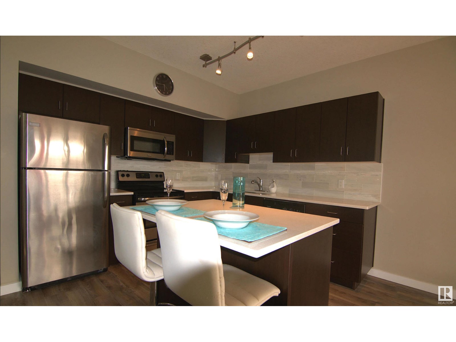 #108 10518 113 ST NW