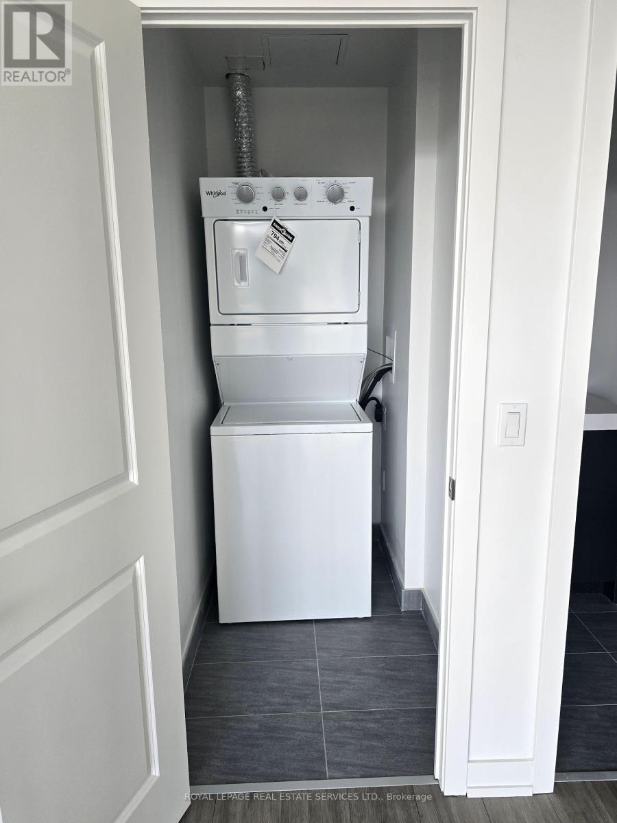 PH05 - 1010 DUNDAS STREET E