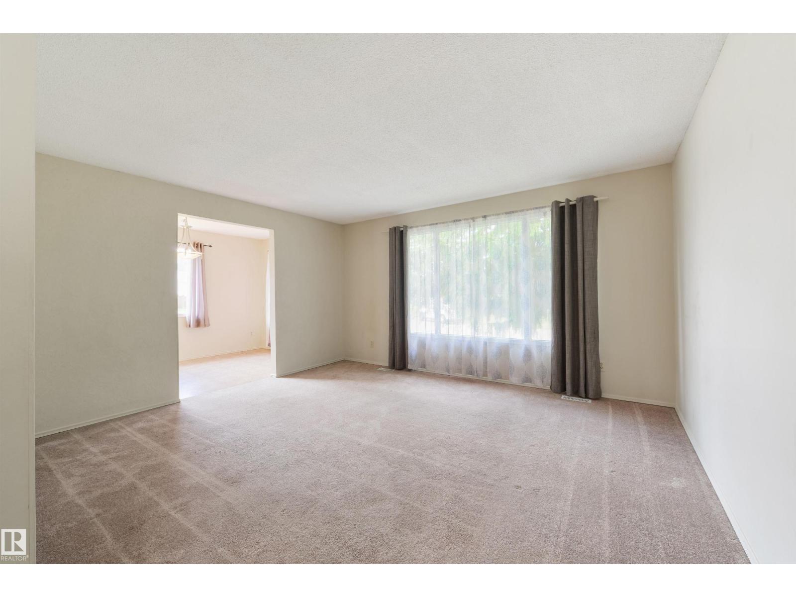 15 WEST TERRACE PL