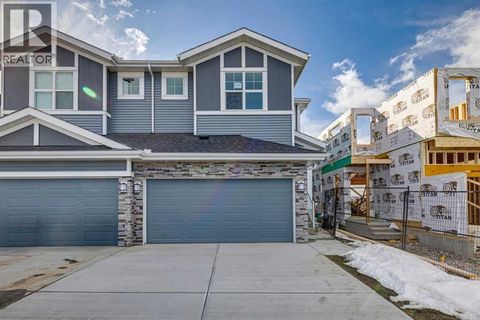 28 Southborough Common Cochrane AB T4C3J7