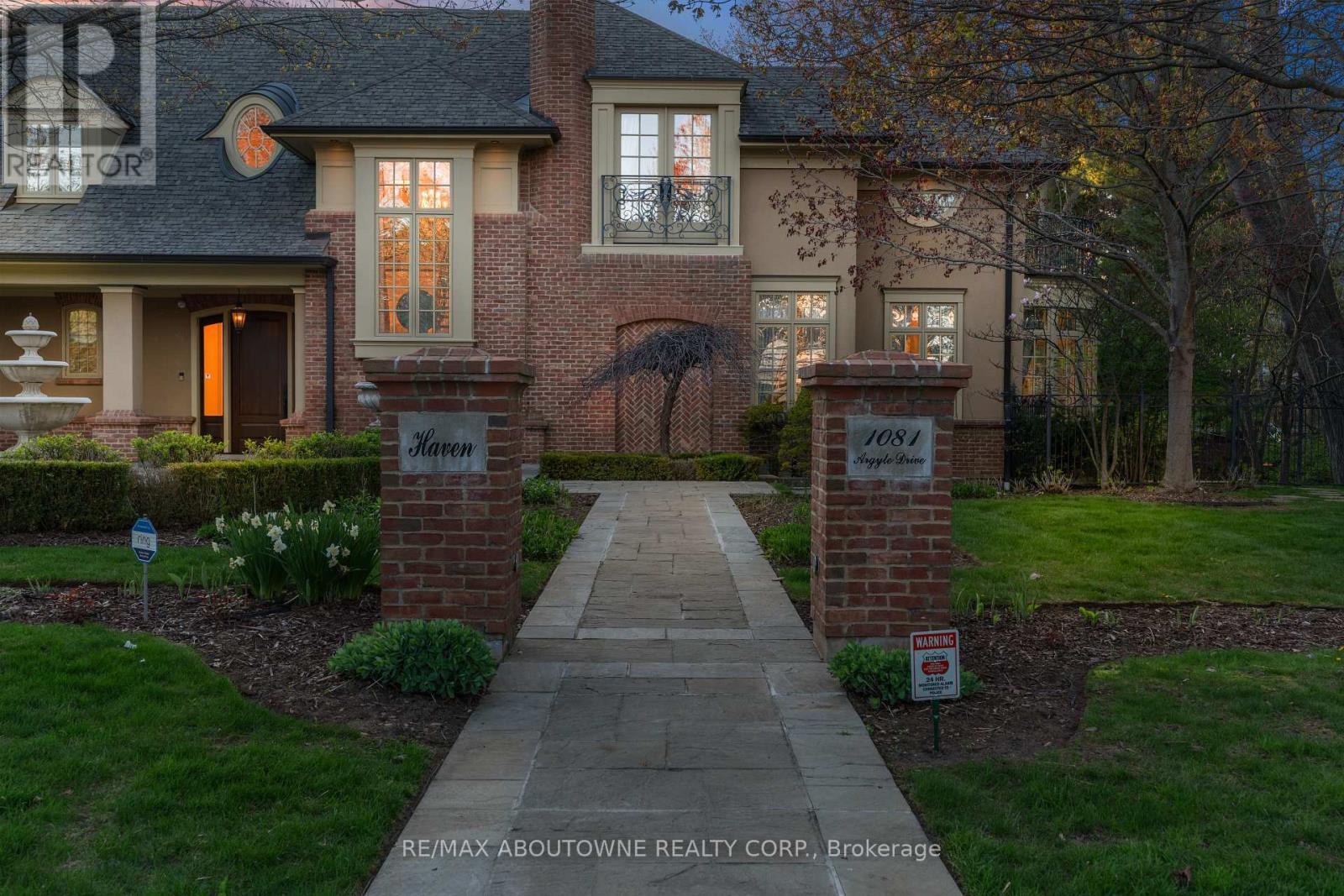 1081 ARGYLE DRIVE