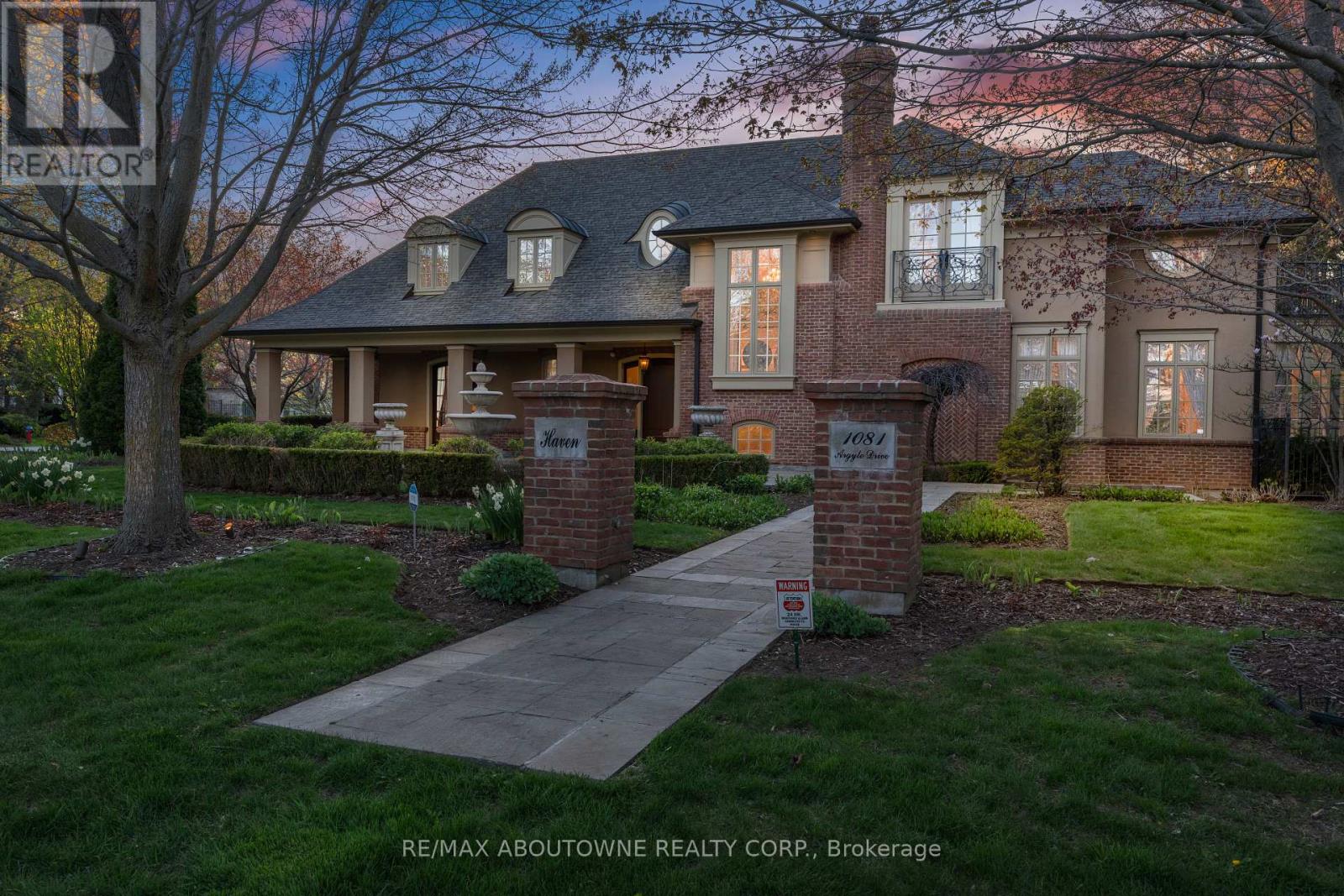 1081 ARGYLE DRIVE