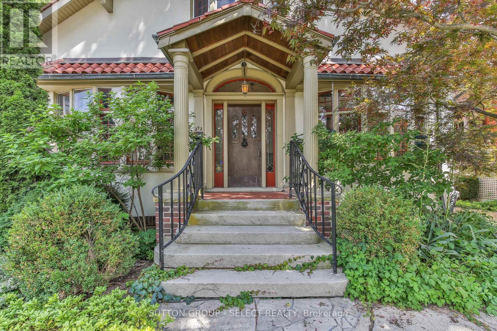 272 HURON STREET