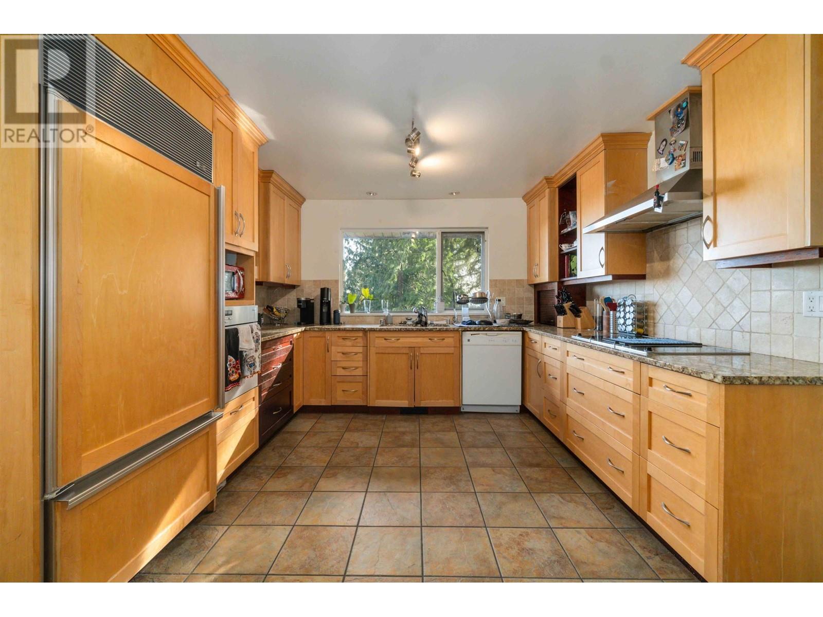 5189 MADEIRA COURT