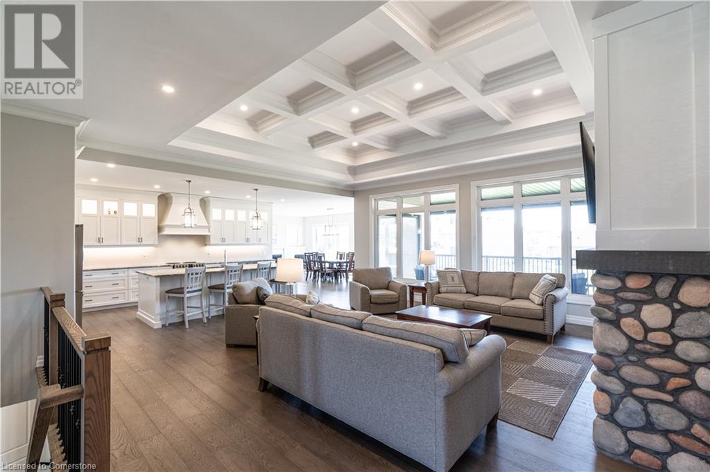 15 HUDSON Drive