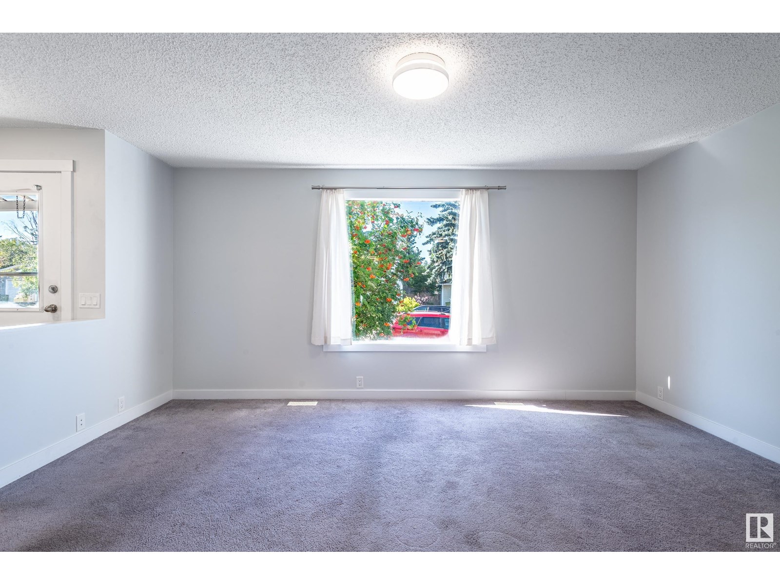 4908 34A AV NW