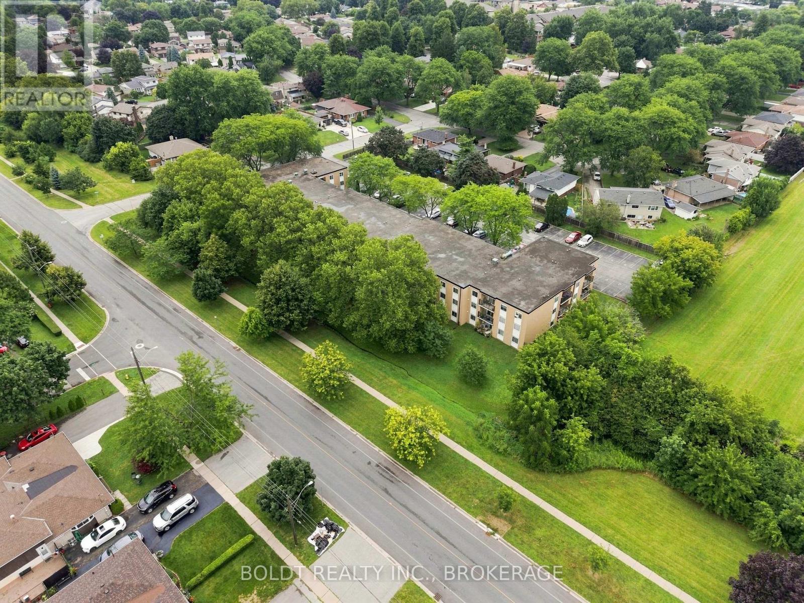 110 - 6 WESTLAKE LANE