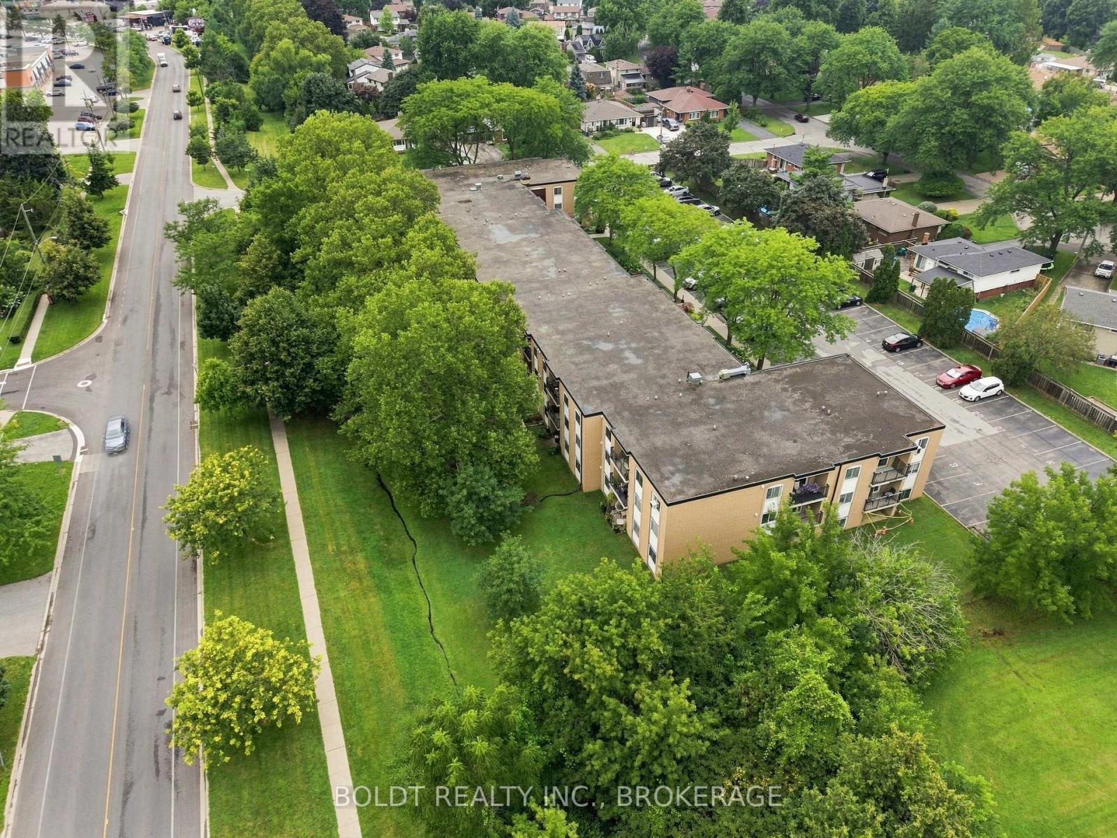110 - 6 WESTLAKE LANE