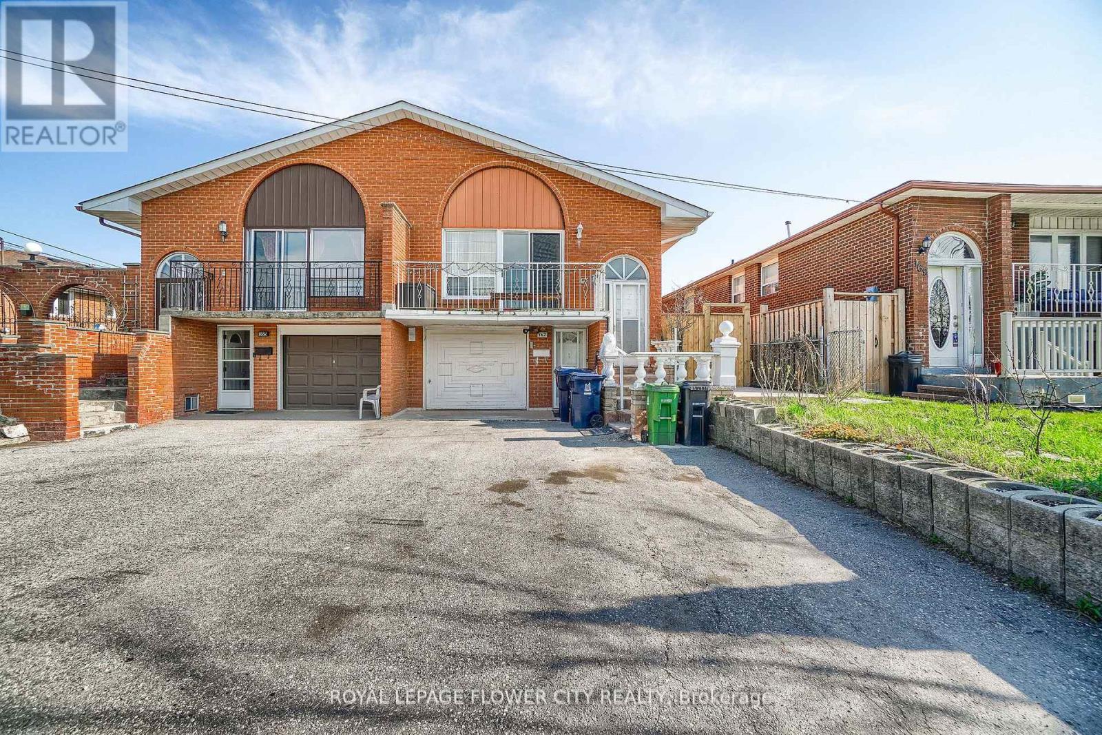 Photo 1 of 48 — 167 SHOREHAM DRIVE, Toronto (Black Creek), ON M3N1T3