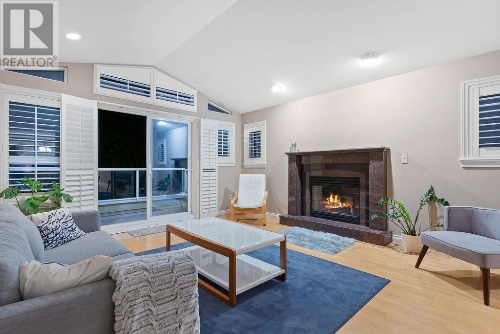 2517 MARINE DRIVE
