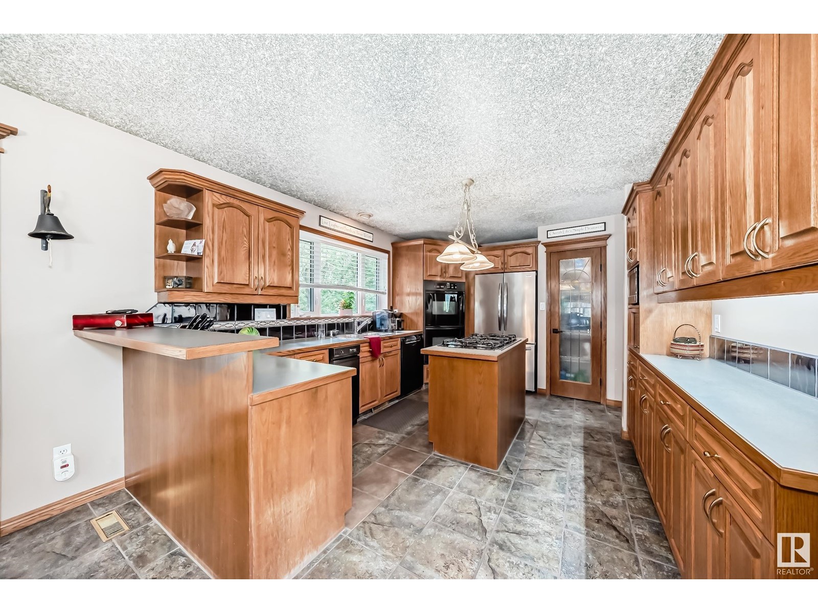 18403 25 ST NE