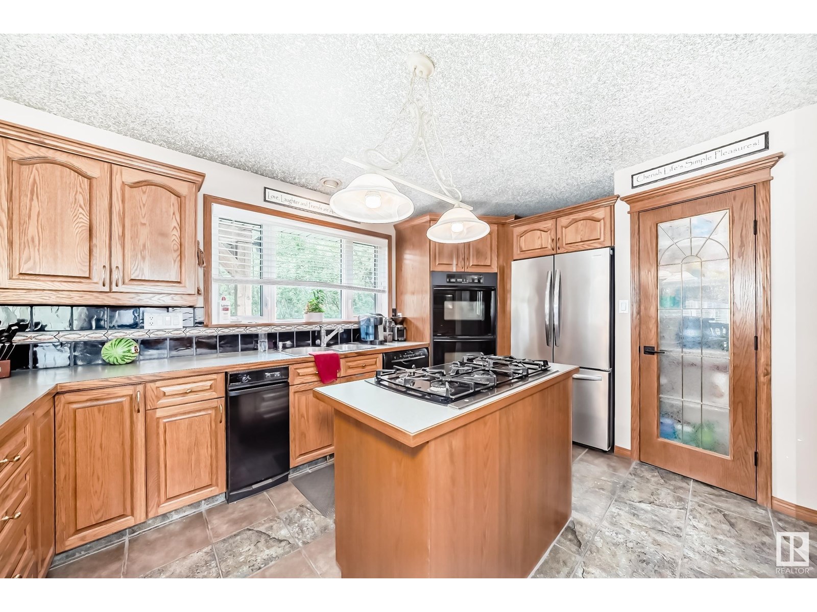 18403 25 ST NE