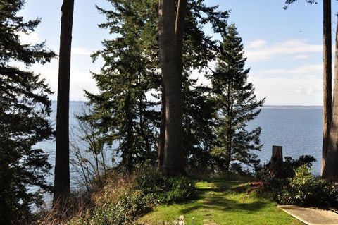 LT.4 12585 15 AVENUE Surrey BC V4A1K1