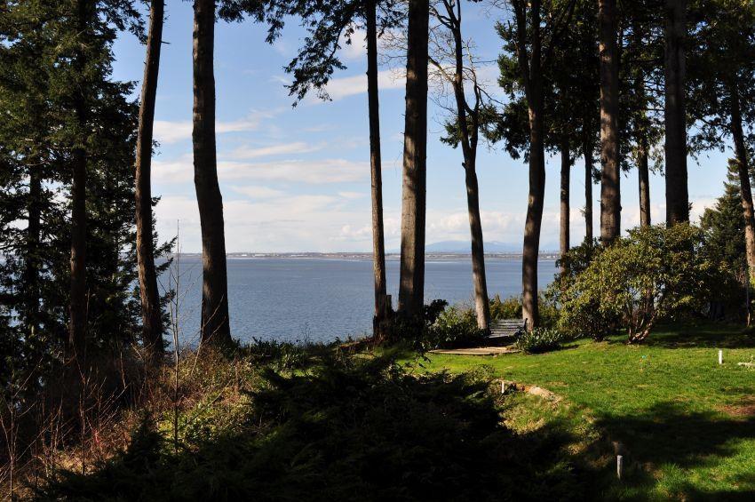 LT.4 12585 15 AVENUE