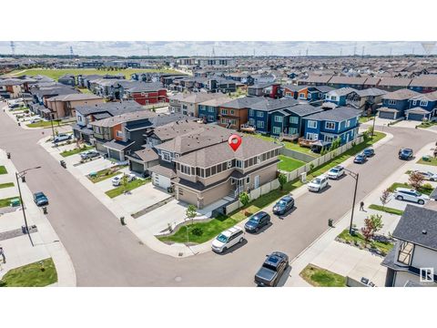 1928 21 ST NW Edmonton AB T6T2L2