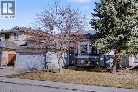 24 Sunlake Circle SE Calgary AB T2X3J2