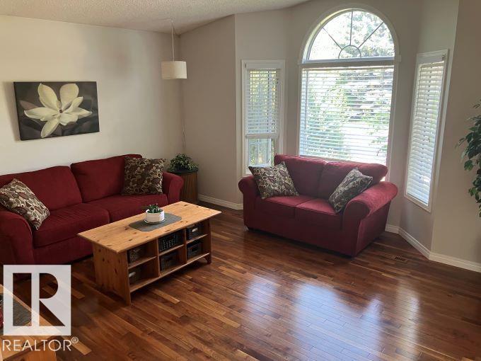 8029 17A AV NW
