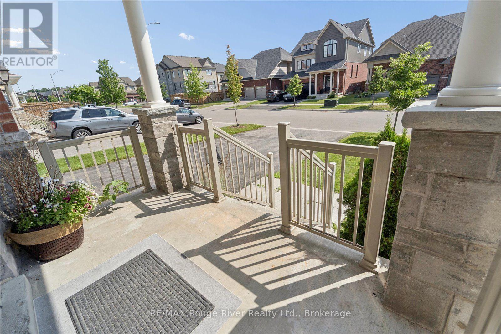 12 BILL HUTCHINSON CRESCENT
