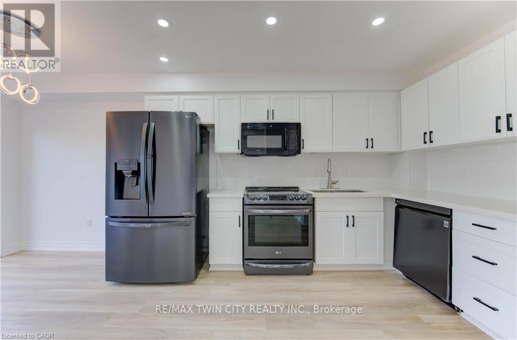 82 TROWBRIDGE STREET