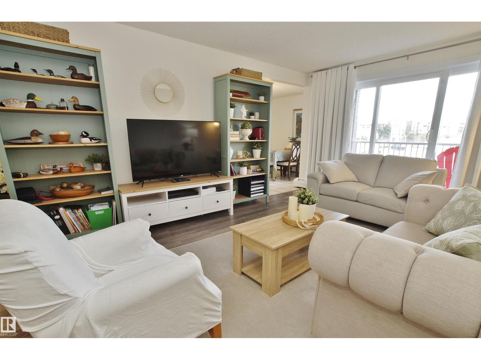 #235 4404 122 ST NW