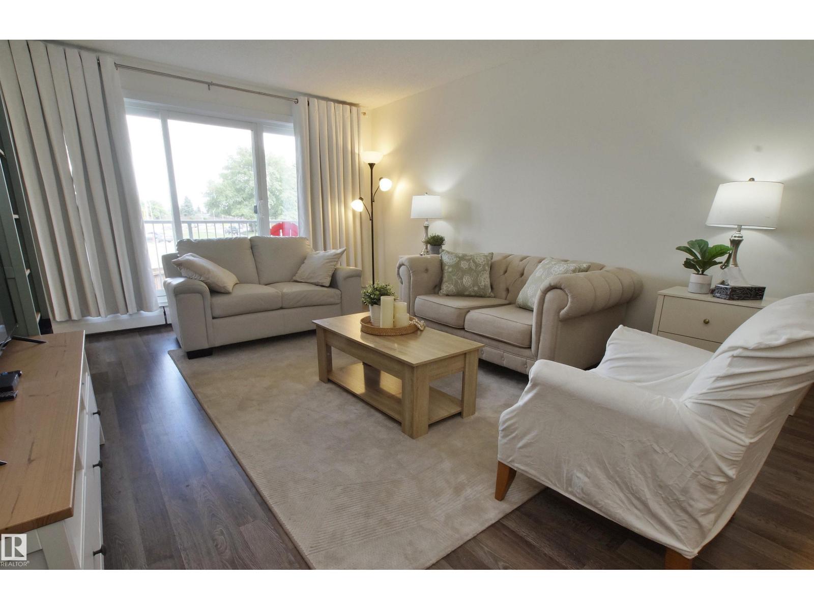 #235 4404 122 ST NW