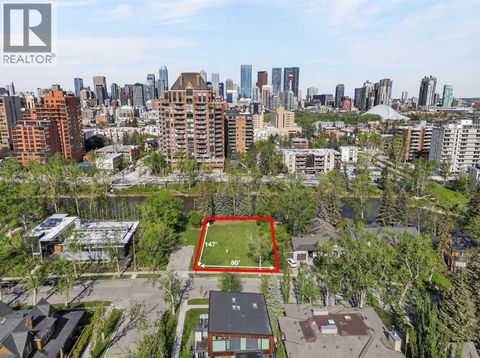 220 Roxboro Road SW Calgary AB T2S0R3