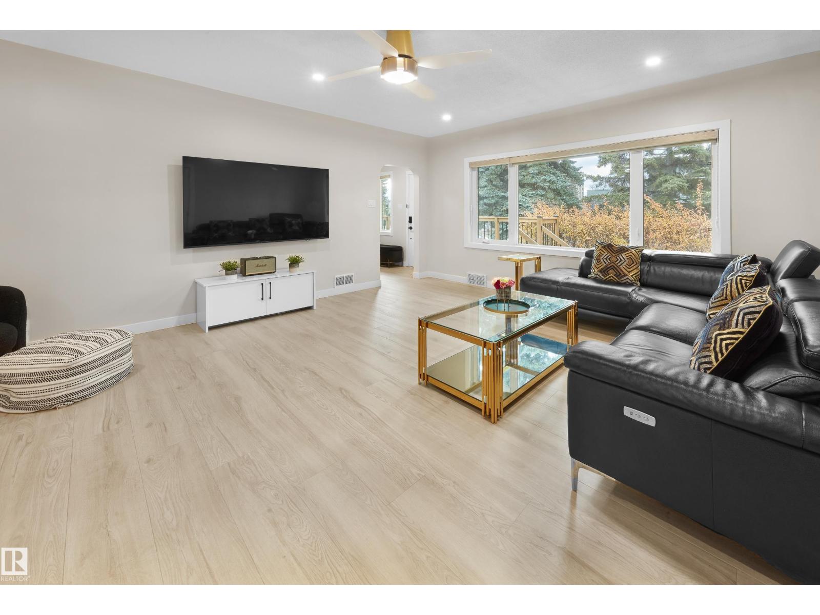 11650 72 AV NW