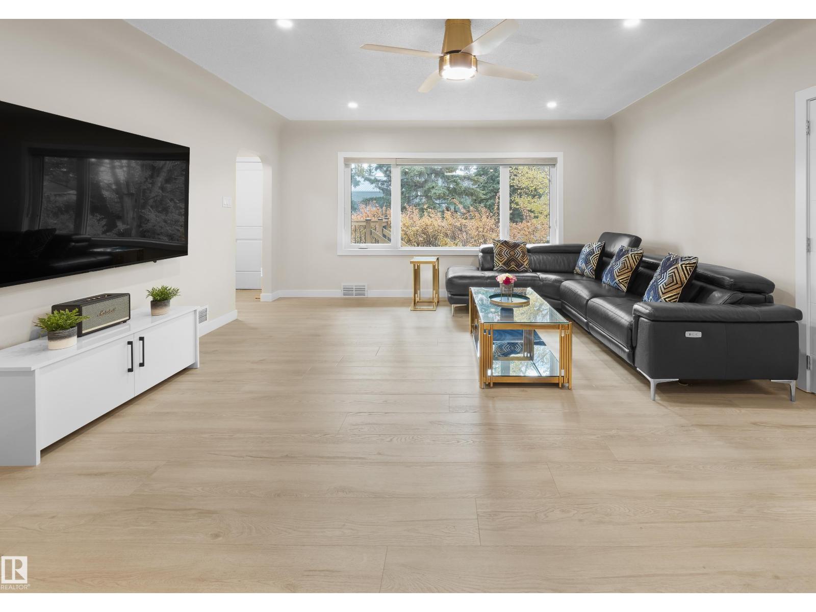 11650 72 AV NW
