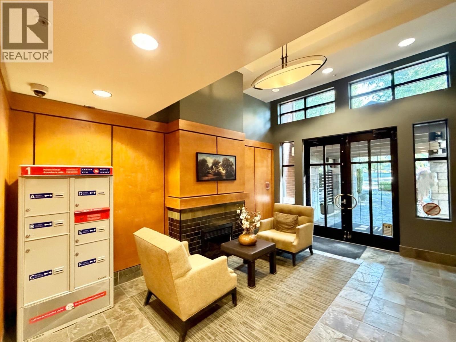 103 4883 MACLURE MEWS