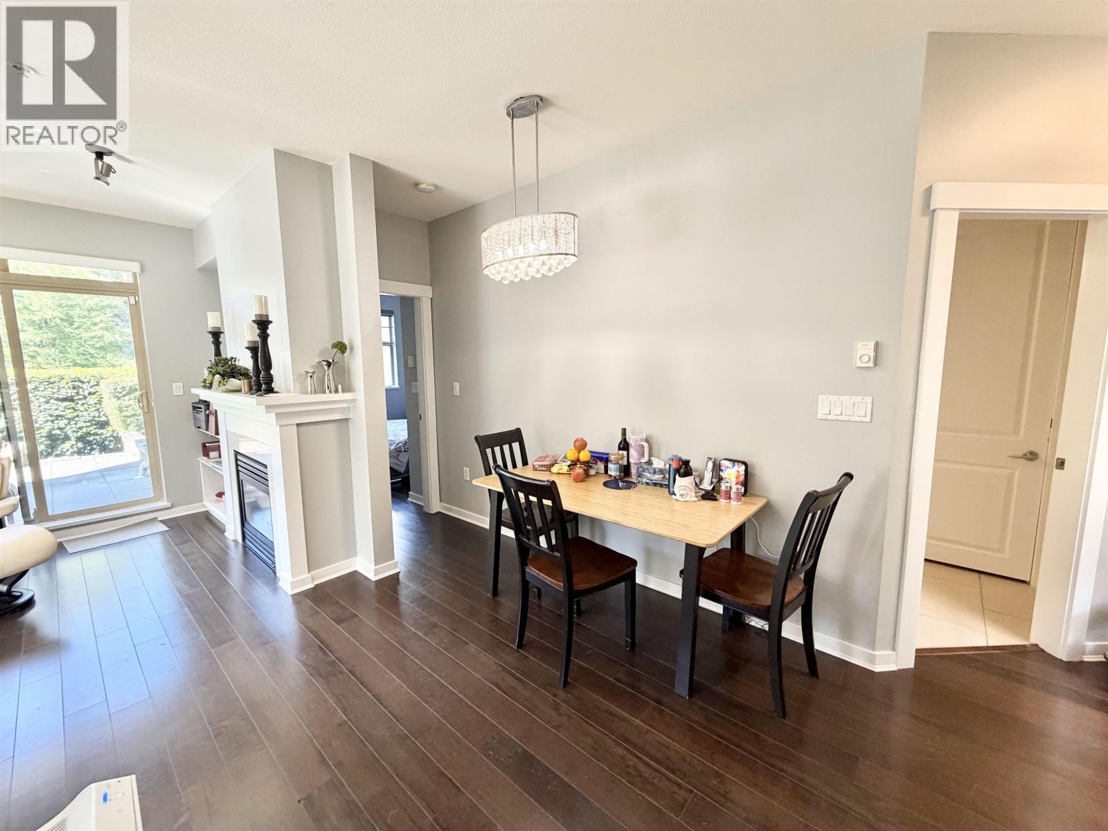 103 4883 MACLURE MEWS