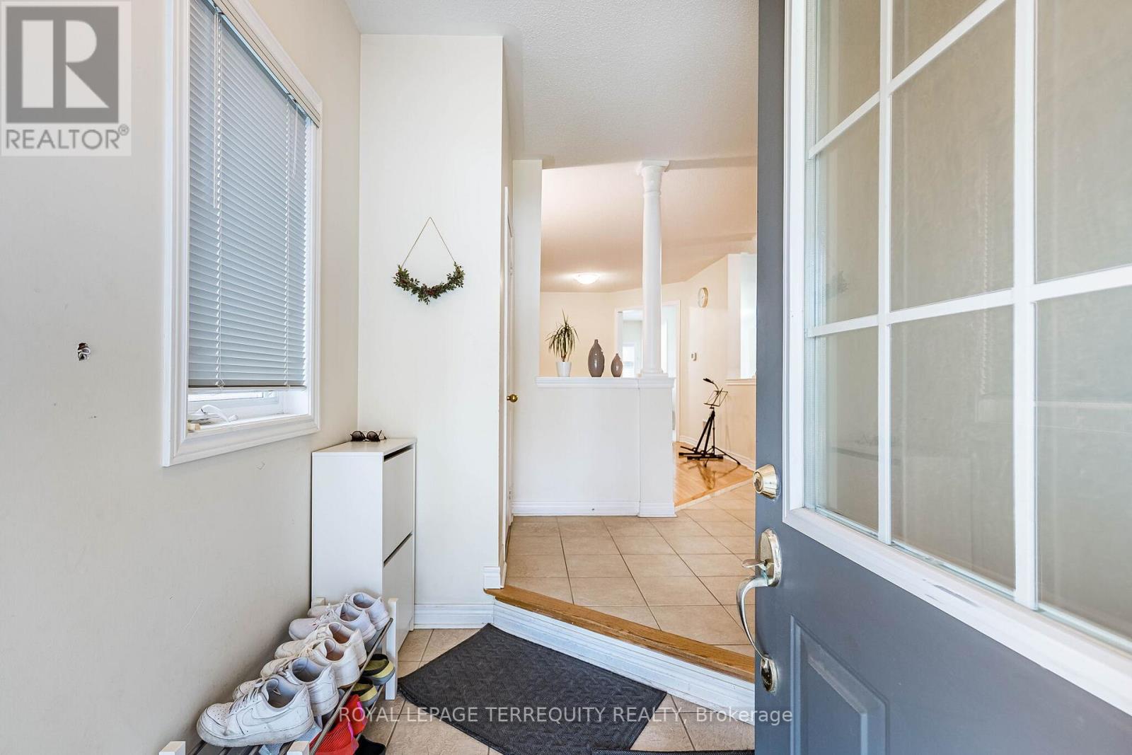 3926 CANDLELIGHT DRIVE