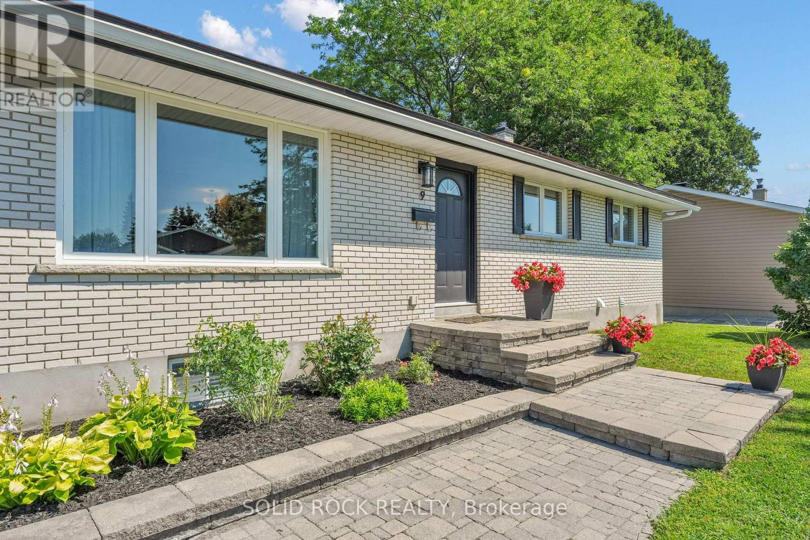 9 STANWOOD DRIVE
