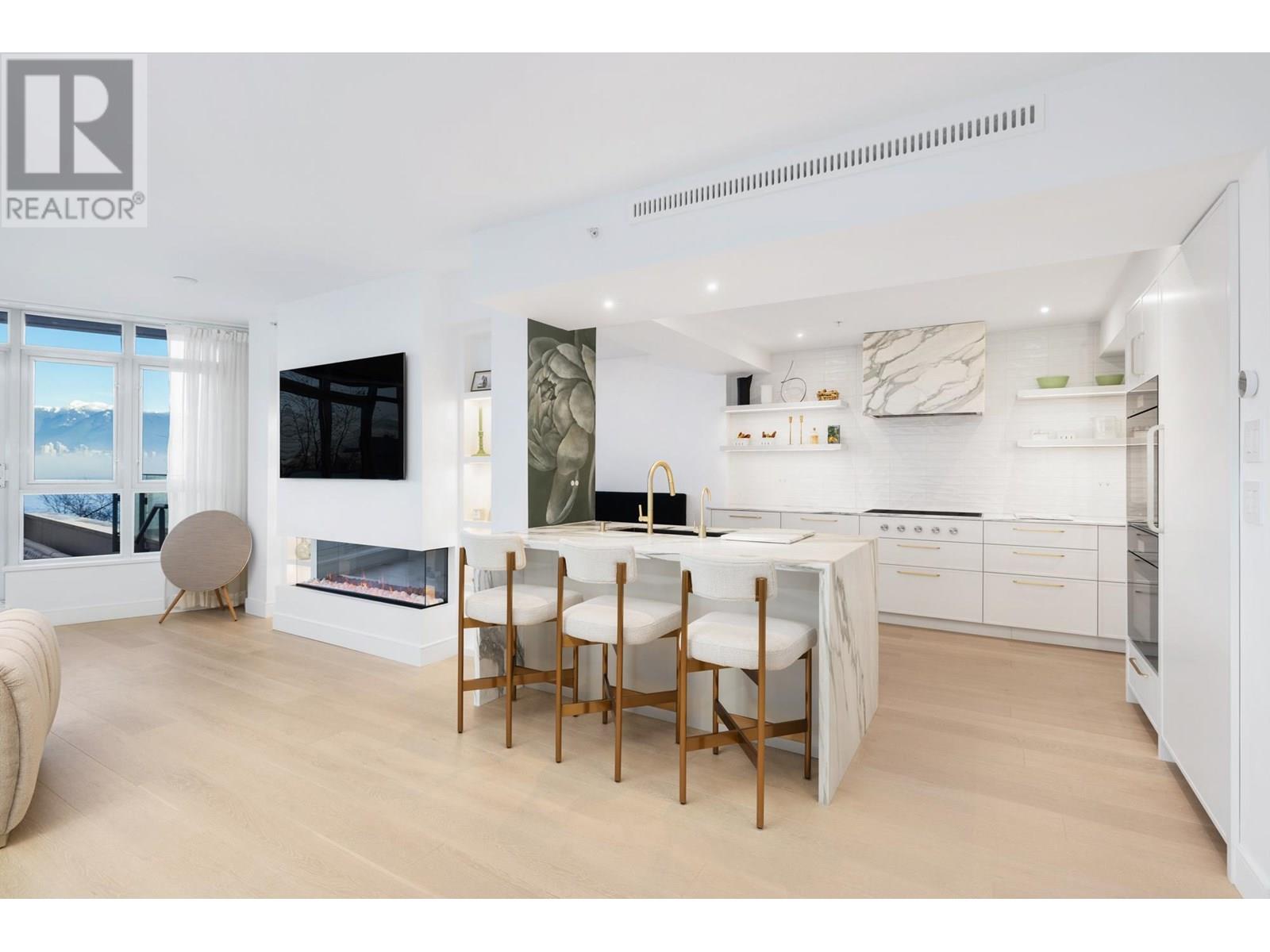 301 1233 W CORDOVA STREET