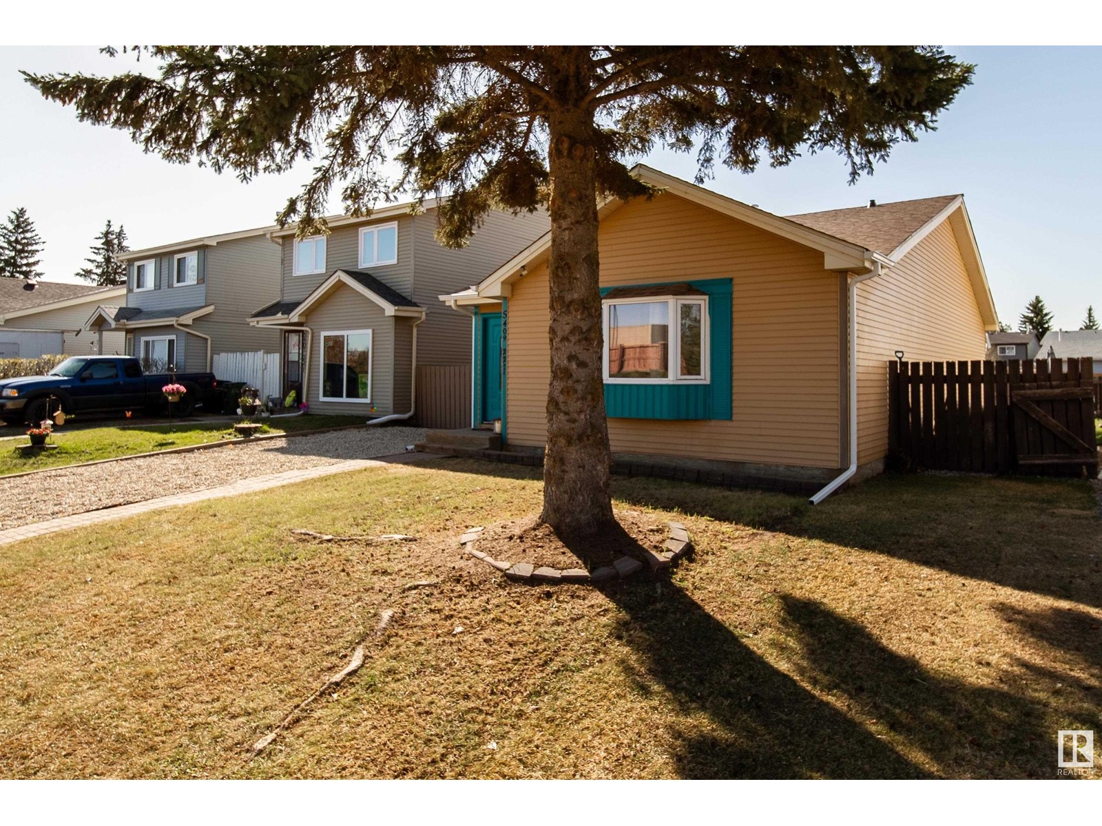 5409 22 AV NW