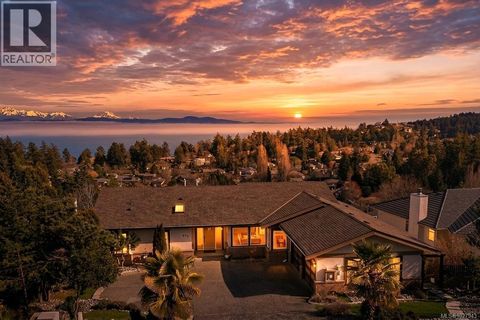 972 Seapearl Pl Saanich BC V8Y2X2