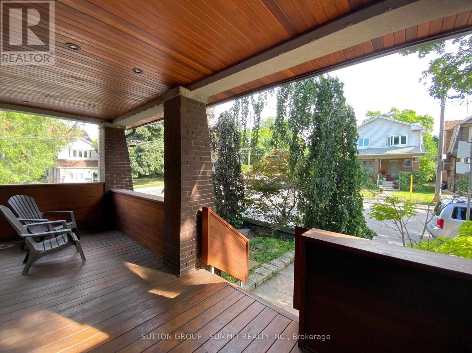 UPPER - 1 COLUMBINE AVENUE S