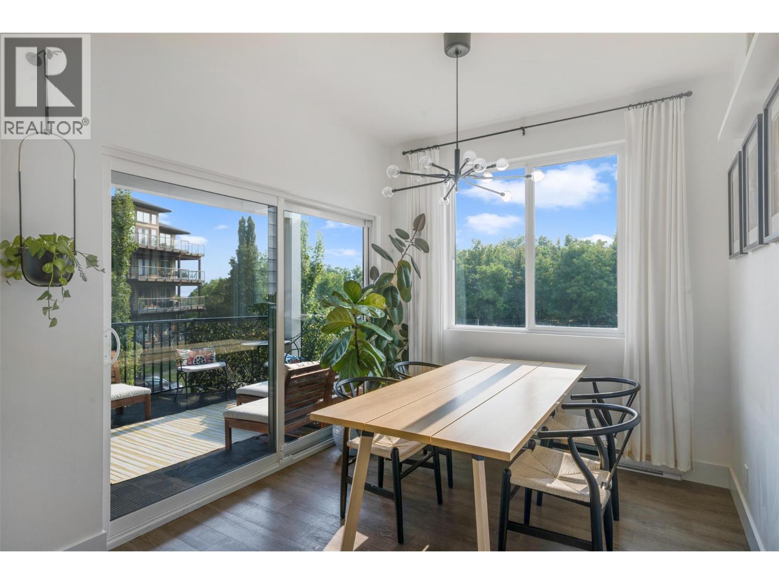 4215 Gellatly Road S Unit# 1208