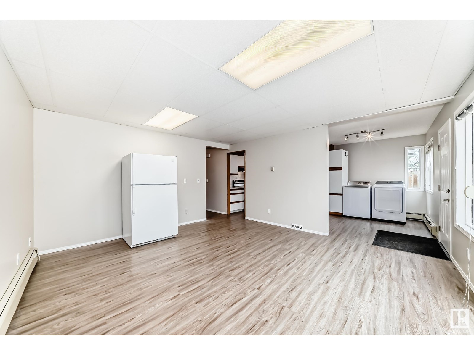 10735 68 AV NW