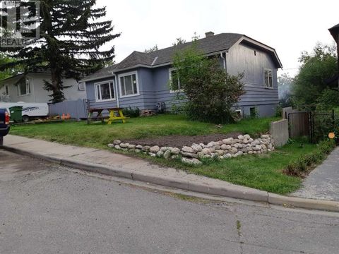 2507 15A Street SW Calgary AB T5M0H4