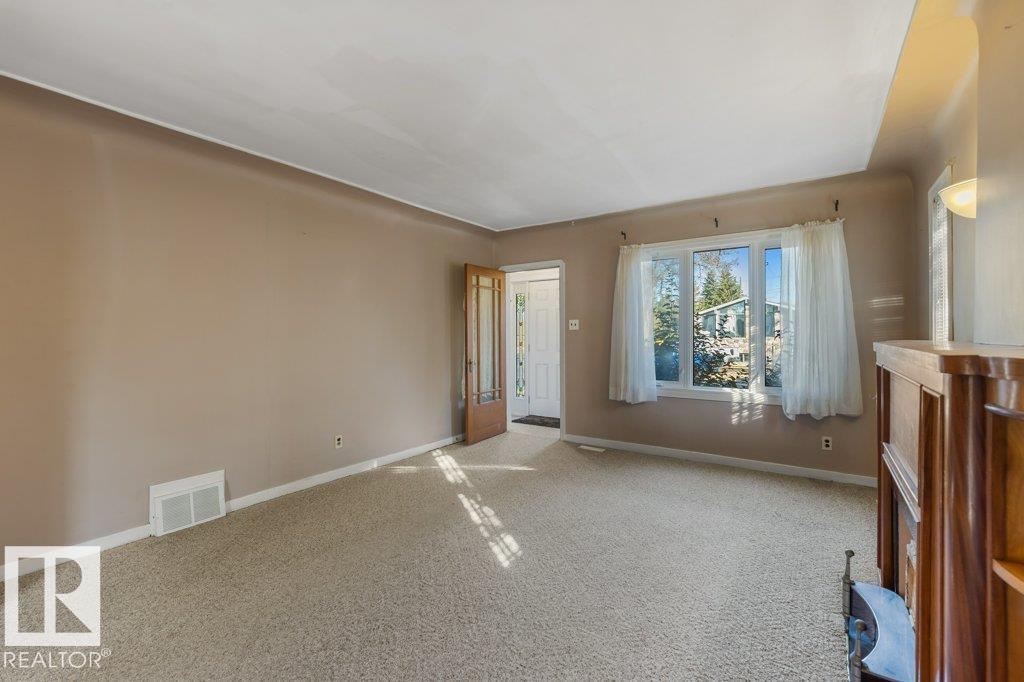 11208 79 ST NW