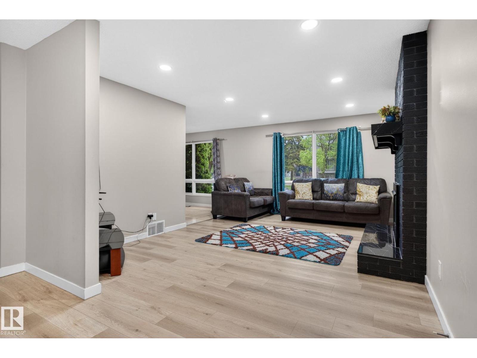 14332 121 ST NW