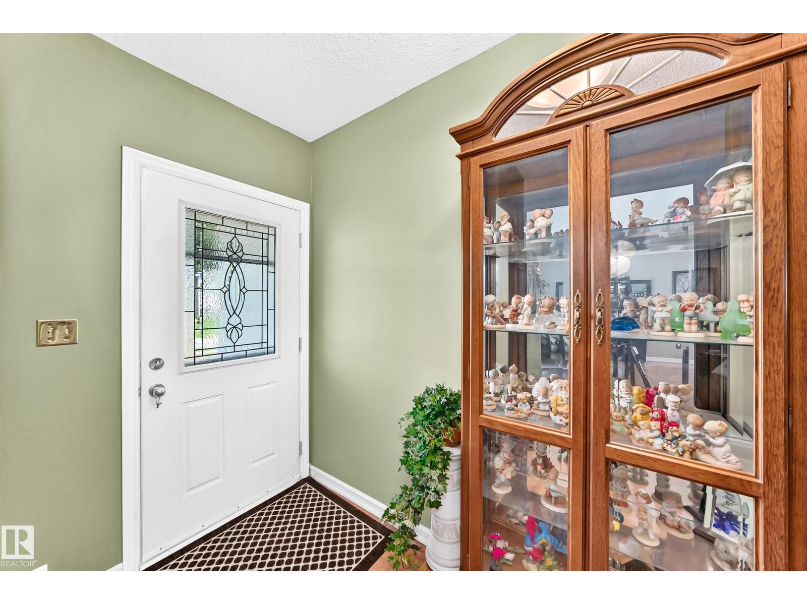 11423 161 AV NW