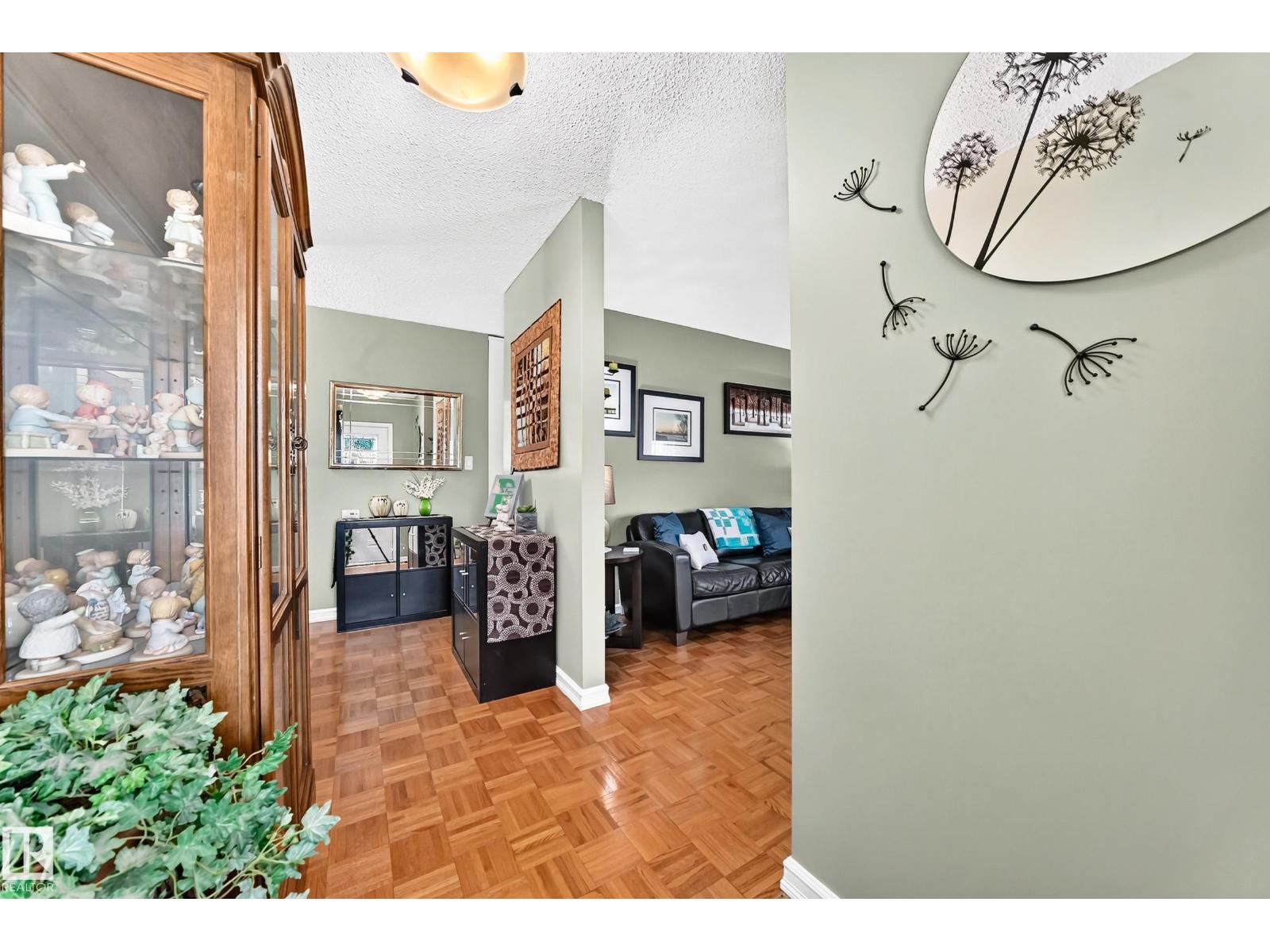 11423 161 AV NW